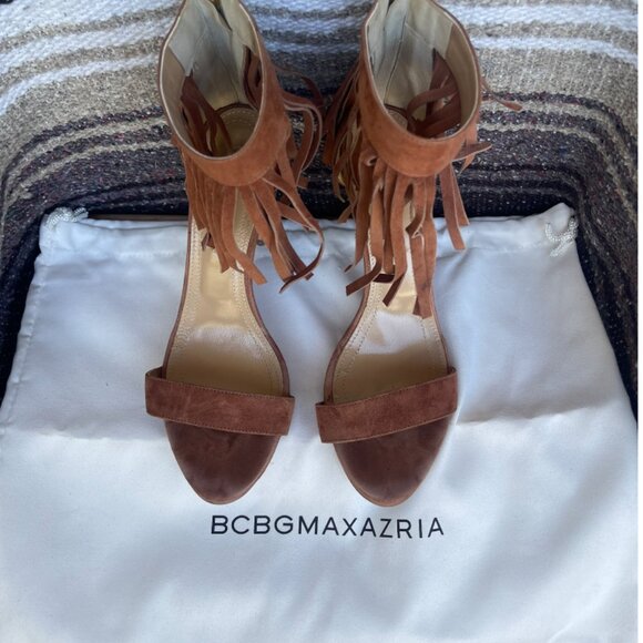 BCBG - tan suede heels fringe ankle - great condition with the dust bag and box - Picture 5 of 6